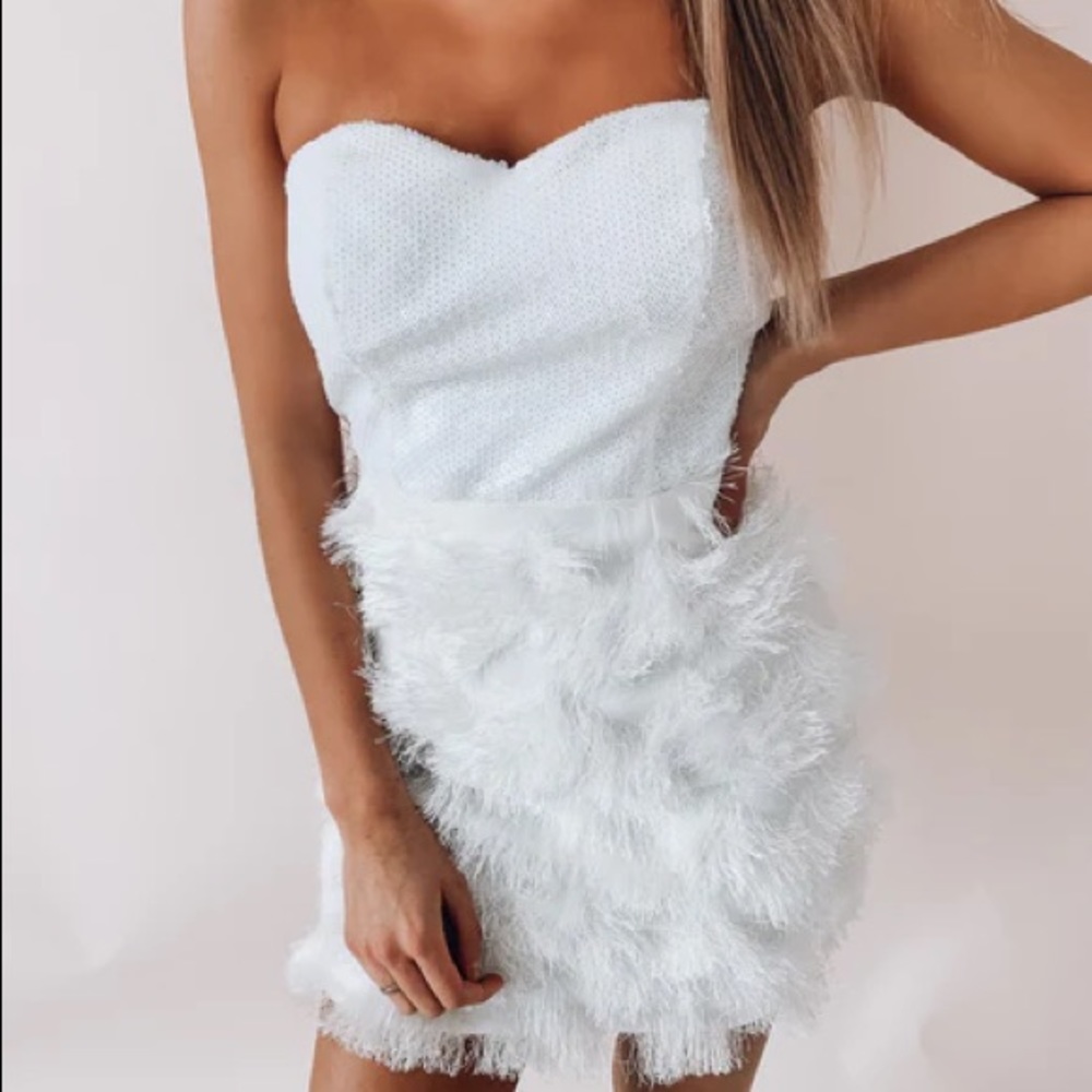 Madida feeling fancy white bridal dress